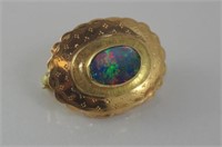14ct yellow gold and opal brooch