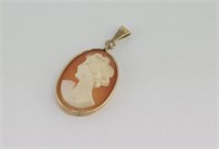 Small cameo pendant with 9ct gold surround