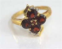 9ct yellow gold and garnet ring