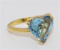 18ct yellow gold and heart shape aquamarine ring