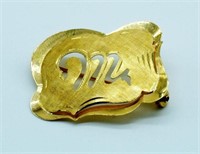 Two 18ct yellow gold brooches