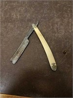 Vintage Wade Butcher Straight Razor