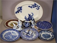 Quantity of blue and white ceramic items