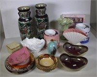 Quantity of vintage ceramic vases