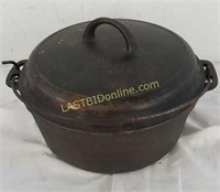 Griswold/Wagner Ware Cast Iron Dutch Oven