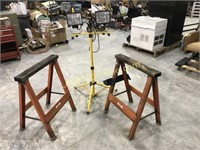 Pair of sawhorses and double lamp worklight