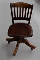 Vtg Oak Desk Chair