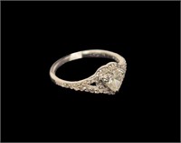 14K White gold heart shaped brilliant cut diamond
