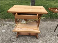 Wooden work bench