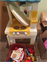 Little Tykes Kitchen Kids Unit with toys