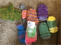 hand knitted hat/gloves set