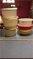 6 rubber Tupperware bowls