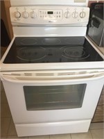 Kenmore Glass top Stove (clean)