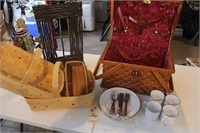 Picnic basket and service for 4