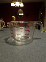 2 quarts Pyrex measuring cup