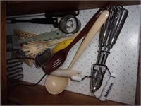Kitchen drawers lot