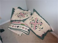 Full size Qulted bedspread and pillow shams