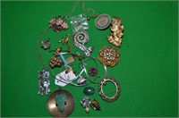 MIXED JEWELRY ANTIQUE & VINTAGE TRIFARI PIN & MORE