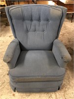 Wing Back Arm Chair with Tufted Back