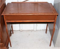 Lightweight Vintage Entry Table