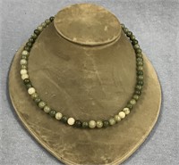 Approx. 19" varied hued green jade bead necklace