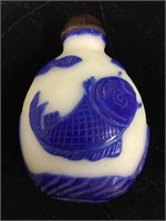 Peking glass snuff bottle with Koi fish