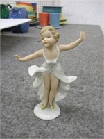 Goebel Germany figurine "Some Like It Hot" pose,