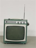 RCA - portable black & white TV (vintage)
