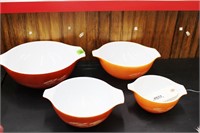 Set of 4 Pyrex Mixing Bowls