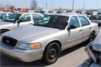 7 2007 Ford Crown Vic Silver