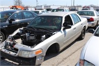 11 2008 Ford Crown Vic Silver