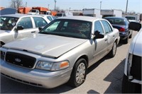 15 2008 Ford Crown Vic Silver