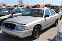 20 2006 Ford Crown Vic Silver