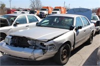 34 2007 Ford Crown Vic Silver