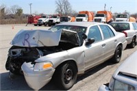 35 2008 Ford Crown Vic Silver