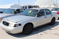 36 2008 Ford Crown Vic Silver