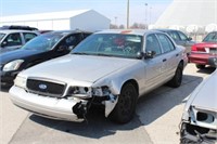 43 2006 Ford Crown Vic Silver