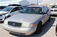 45 2008 Ford Crown Vic Silver