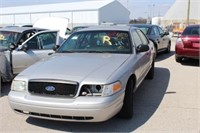 49 2007 Ford Crown Vic Silver