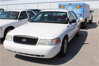 56 2008 Ford Crown Vic White