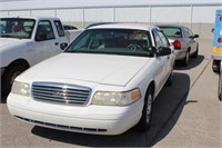 57 2002 Ford Crown Vic White