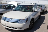 67 2009 Ford Taurus White