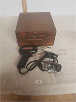 Weller soldering gun 8100 in wooden box