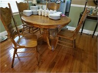 ROUND OAK BALL AND CLAW PEDESTAL TABLE / CHAIRS