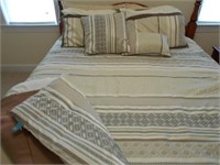 Queen Bedding Set with Pillows