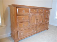 10 Drawer Dresser by Broyhill