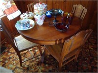 Round Oak Table & 4 Chairs