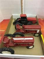 1:16  IH NF Tractors (2) & 1:32 CIH 4994 Battery