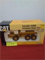 1:50 ERTL Cat D350D DumpTruck