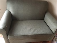 Oversized Chair w/ Pull Out Single Bed